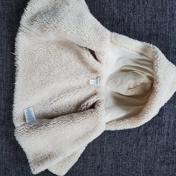 3 to 6 Month Lot - Romper, Sherpa Coat, Shirts - Picture 11 of 12